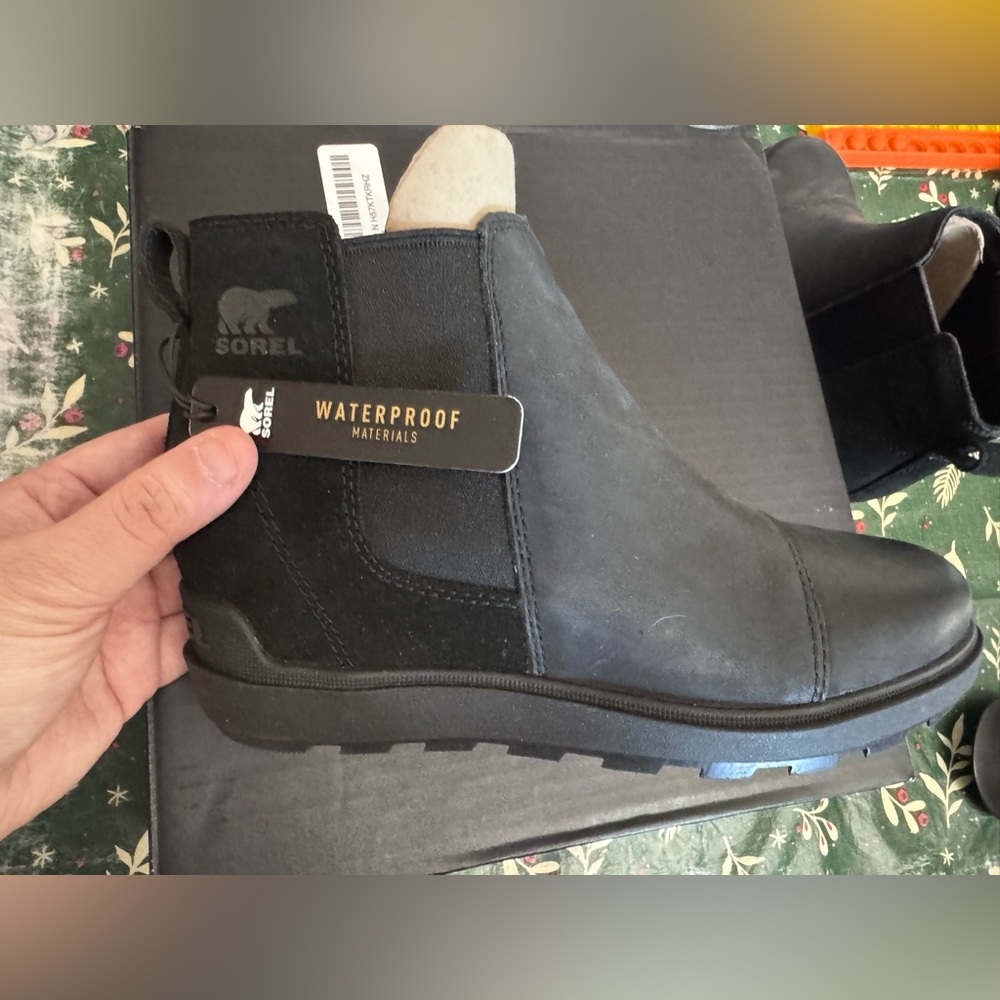 Sorel Evie II Black Chelsea Boots
